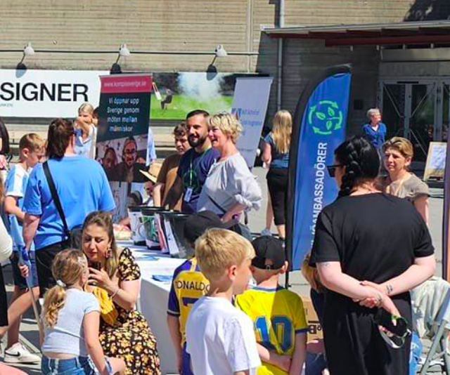 Miljöambassadörer i Malmö. På plats under Nationaldagen, Malmö FF.